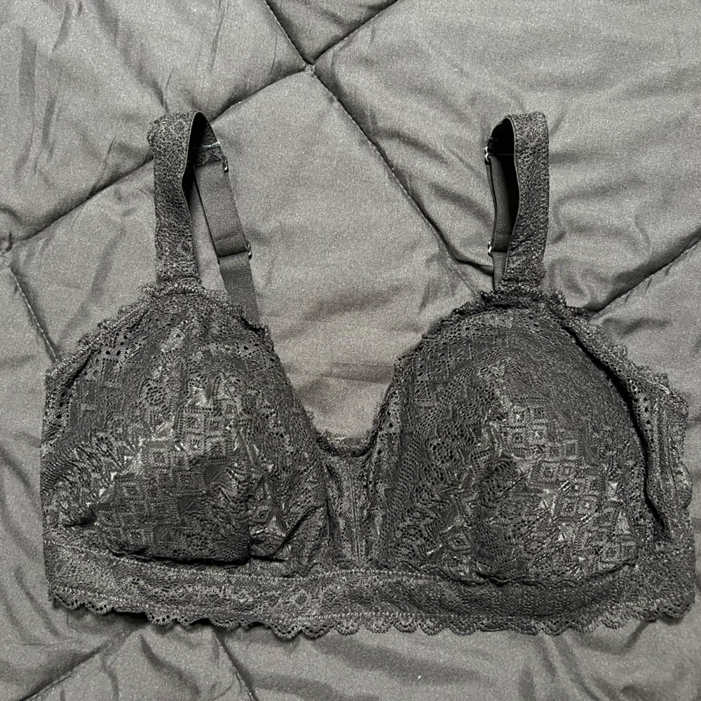 Black lace bra
